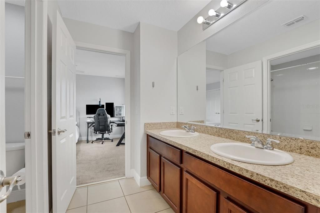 For Sale: $859,900 (6 beds, 3 baths, 3942 Square Feet)