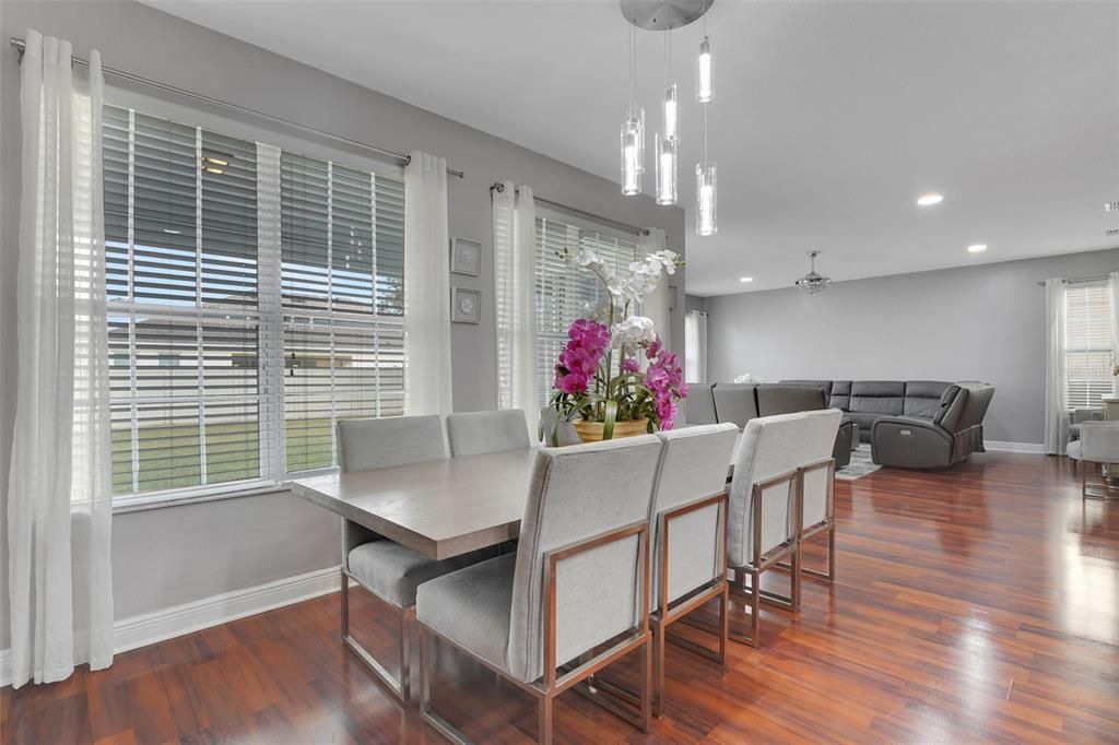 For Sale: $859,900 (6 beds, 3 baths, 3942 Square Feet)