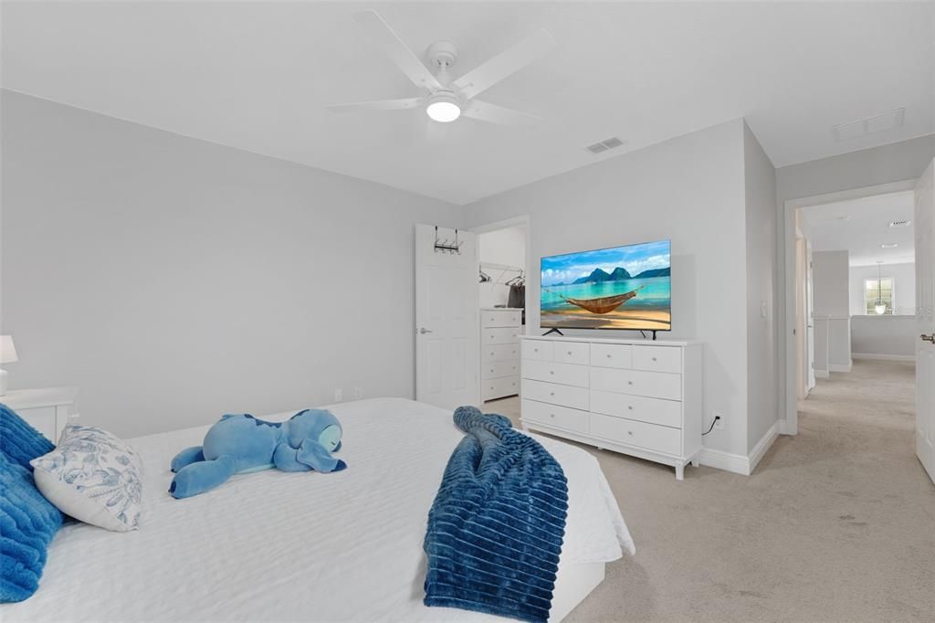 For Sale: $859,900 (6 beds, 3 baths, 3942 Square Feet)