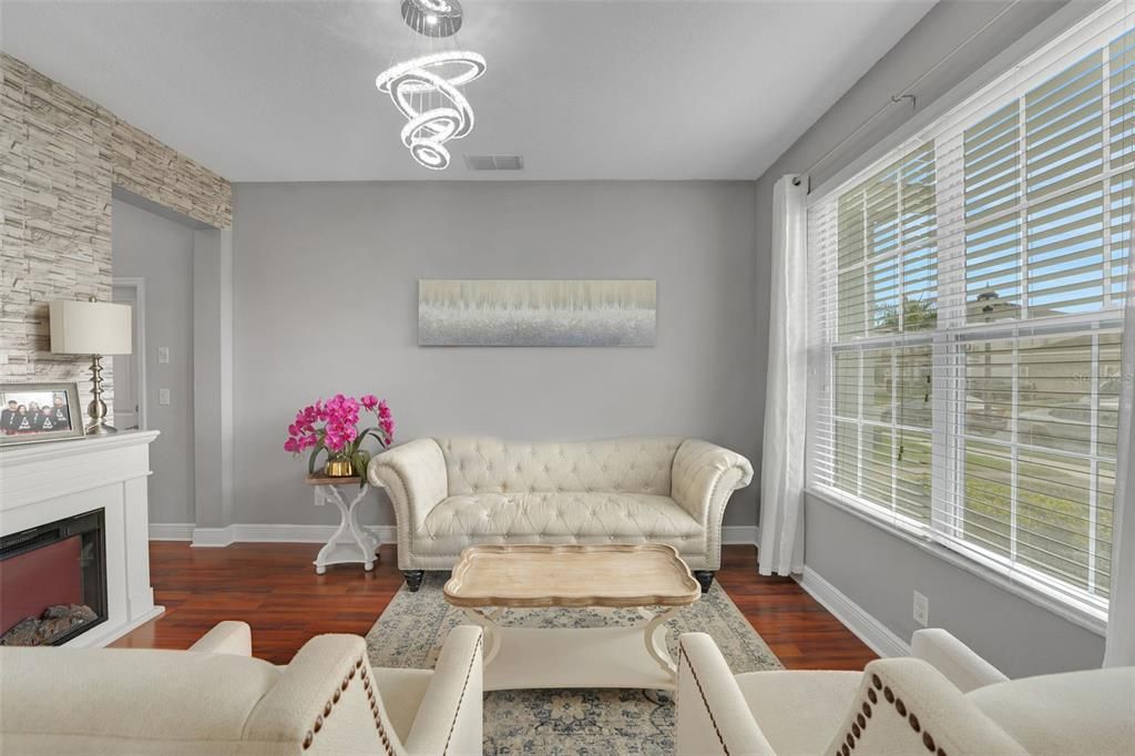 For Sale: $859,900 (6 beds, 3 baths, 3942 Square Feet)