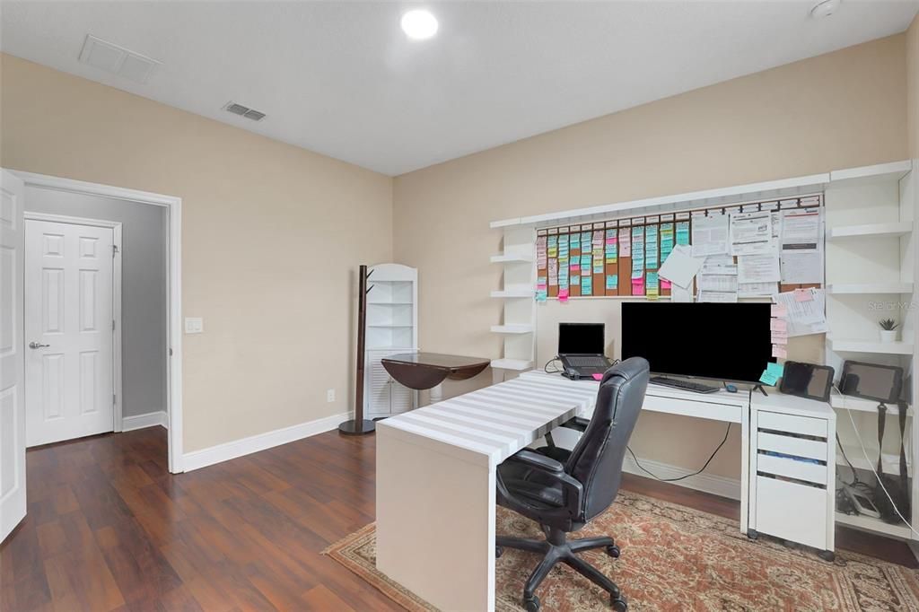 For Sale: $859,900 (6 beds, 3 baths, 3942 Square Feet)