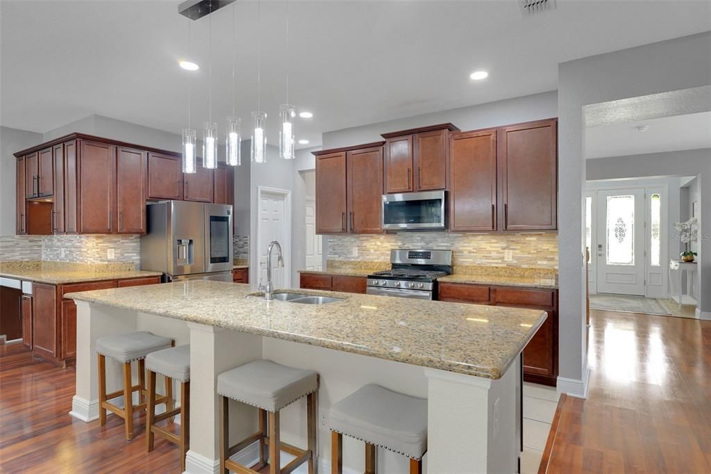 For Sale: $859,900 (6 beds, 3 baths, 3942 Square Feet)