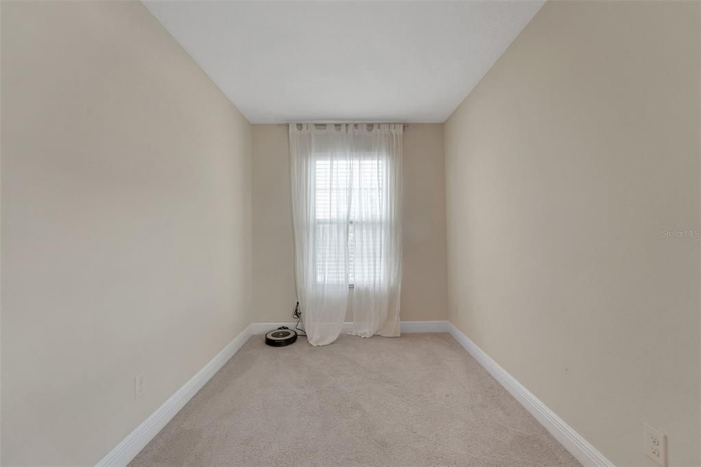 For Sale: $859,900 (6 beds, 3 baths, 3942 Square Feet)