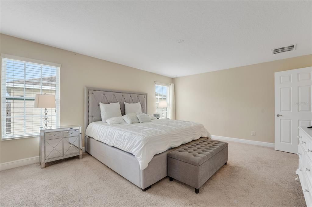 For Sale: $859,900 (6 beds, 3 baths, 3942 Square Feet)