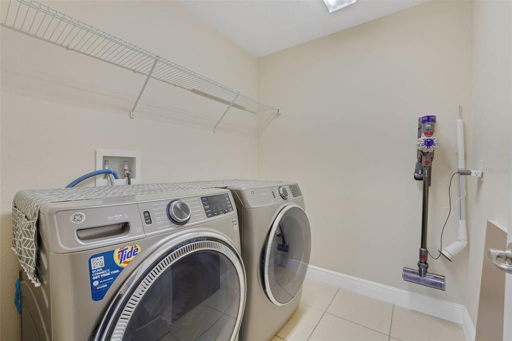 For Sale: $859,900 (6 beds, 3 baths, 3942 Square Feet)