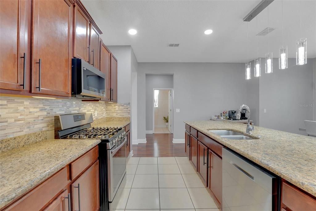 For Sale: $859,900 (6 beds, 3 baths, 3942 Square Feet)