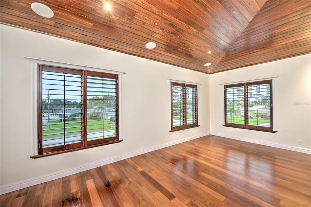 For Sale: $1,299,900 (4 beds, 4 baths, 3708 Square Feet)