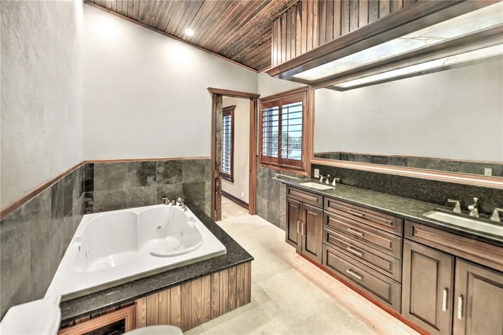 For Sale: $1,299,900 (4 beds, 4 baths, 3708 Square Feet)