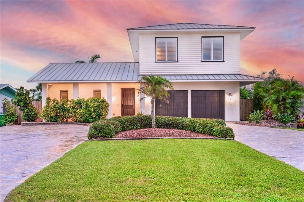 For Sale: $1,299,900 (4 beds, 4 baths, 3708 Square Feet)