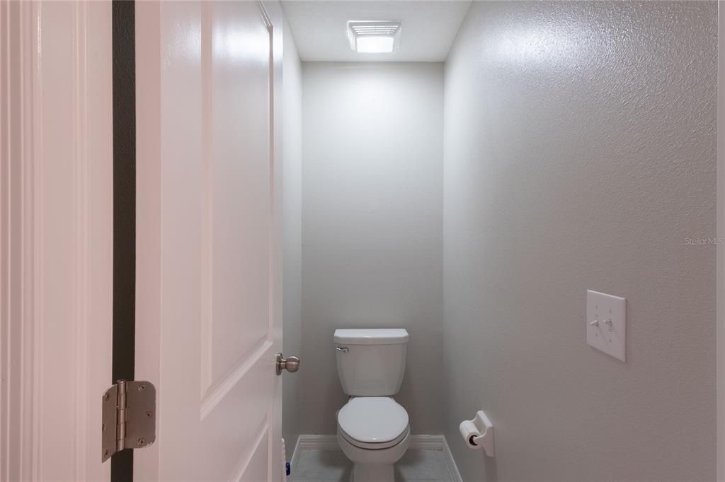 For Rent: $2,250 (4 beds, 2 baths, 1914 Square Feet)