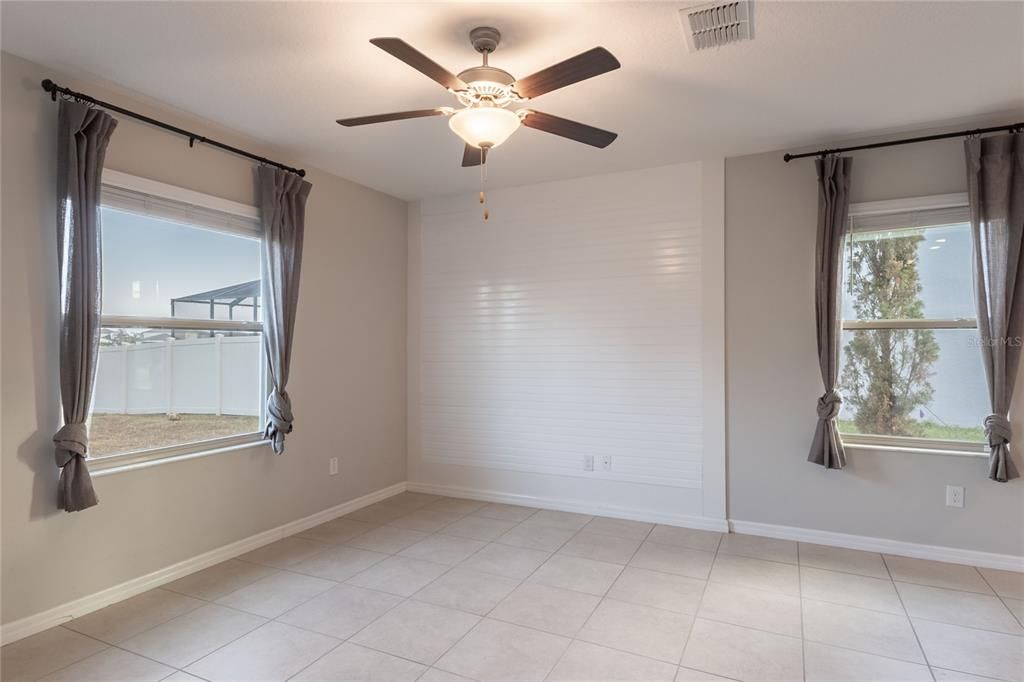 For Rent: $2,250 (4 beds, 2 baths, 1914 Square Feet)