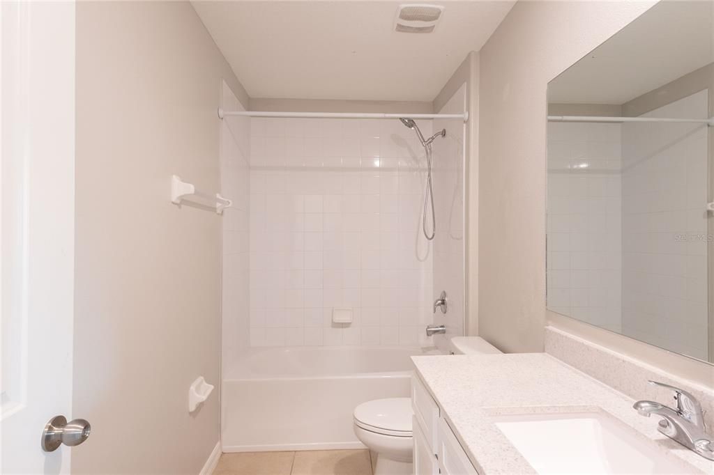 For Rent: $2,250 (4 beds, 2 baths, 1914 Square Feet)