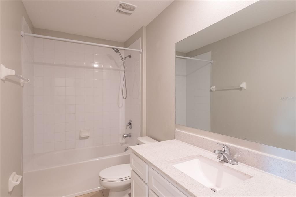 For Rent: $2,250 (4 beds, 2 baths, 1914 Square Feet)