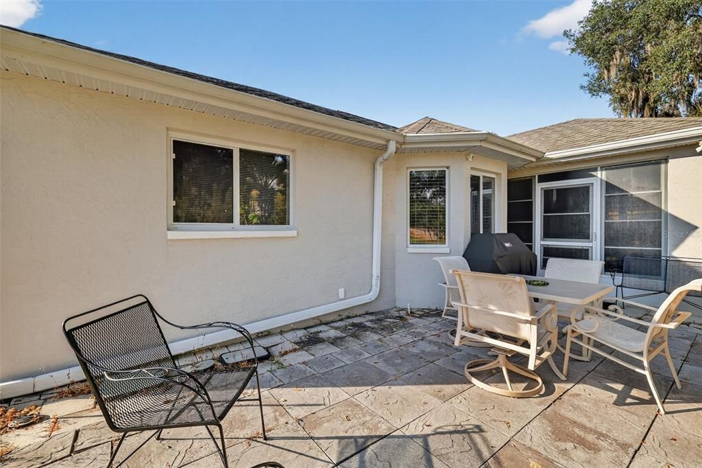 待售: $249,900 (2 贝兹, 2 浴室, 1341 平方英尺)