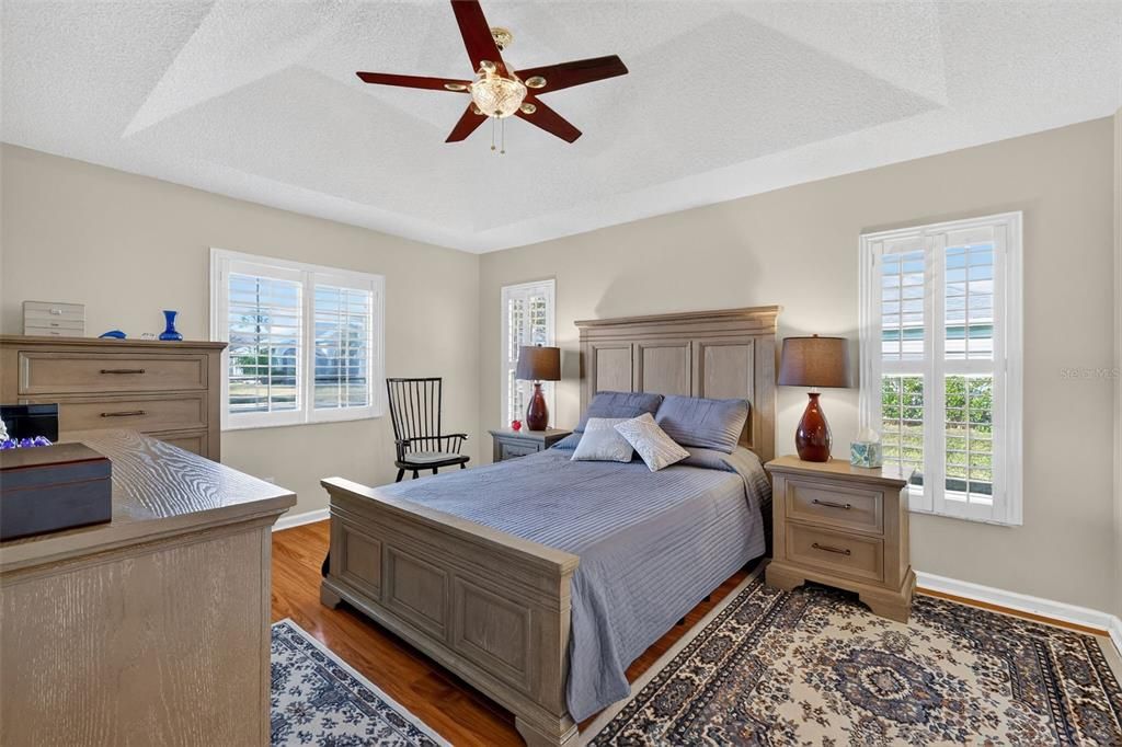 待售: $249,900 (2 贝兹, 2 浴室, 1341 平方英尺)