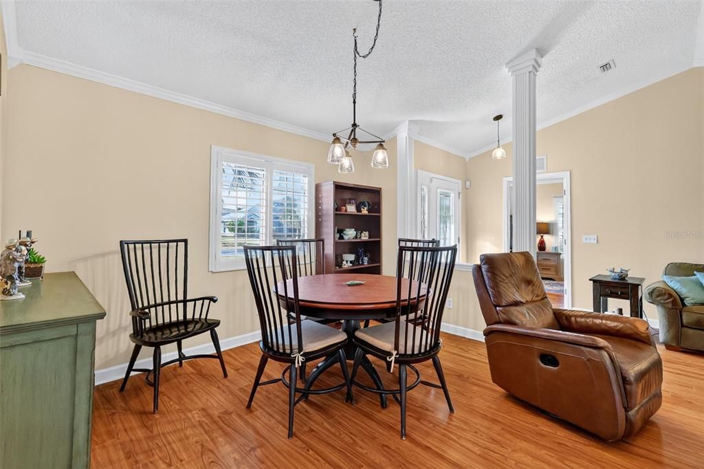 待售: $249,900 (2 贝兹, 2 浴室, 1341 平方英尺)