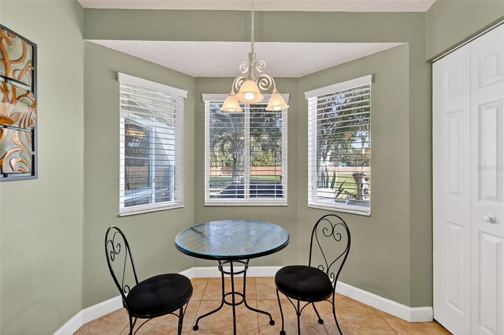 待售: $249,900 (2 贝兹, 2 浴室, 1341 平方英尺)