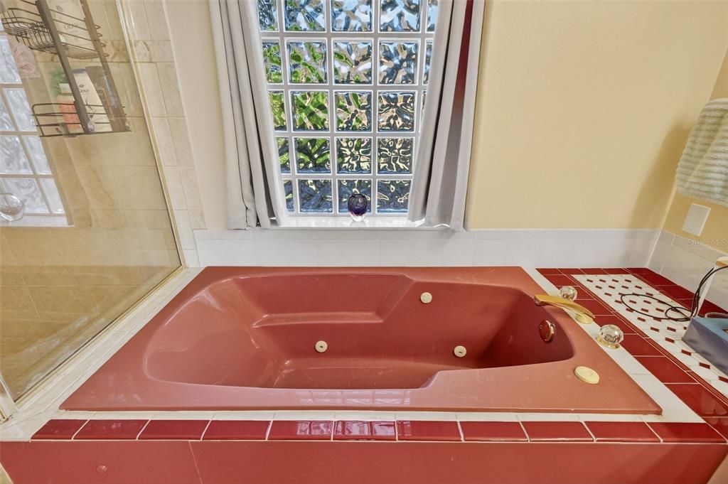 待售: $249,900 (2 贝兹, 2 浴室, 1341 平方英尺)