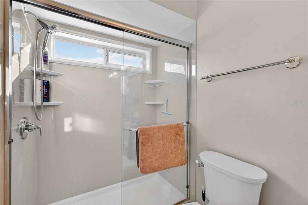 待售: $249,900 (2 贝兹, 2 浴室, 1341 平方英尺)