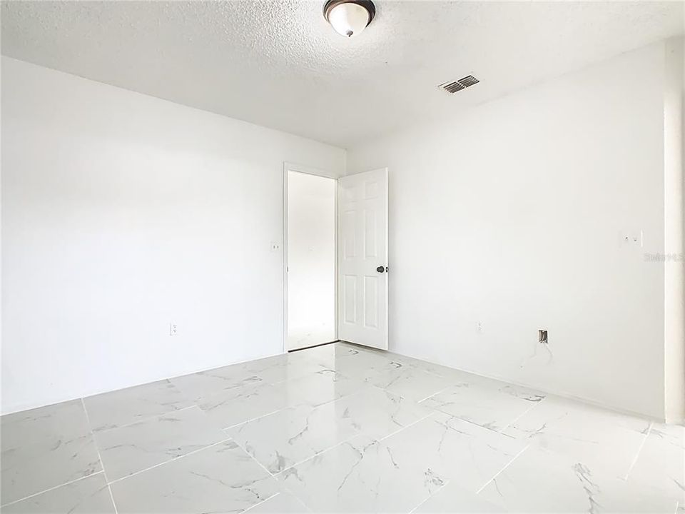 For Sale: $249,900 (4 beds, 2 baths, 1289 Square Feet)