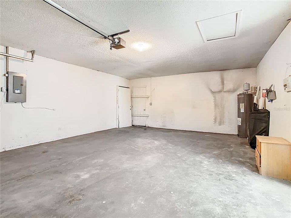 For Sale: $249,900 (4 beds, 2 baths, 1289 Square Feet)