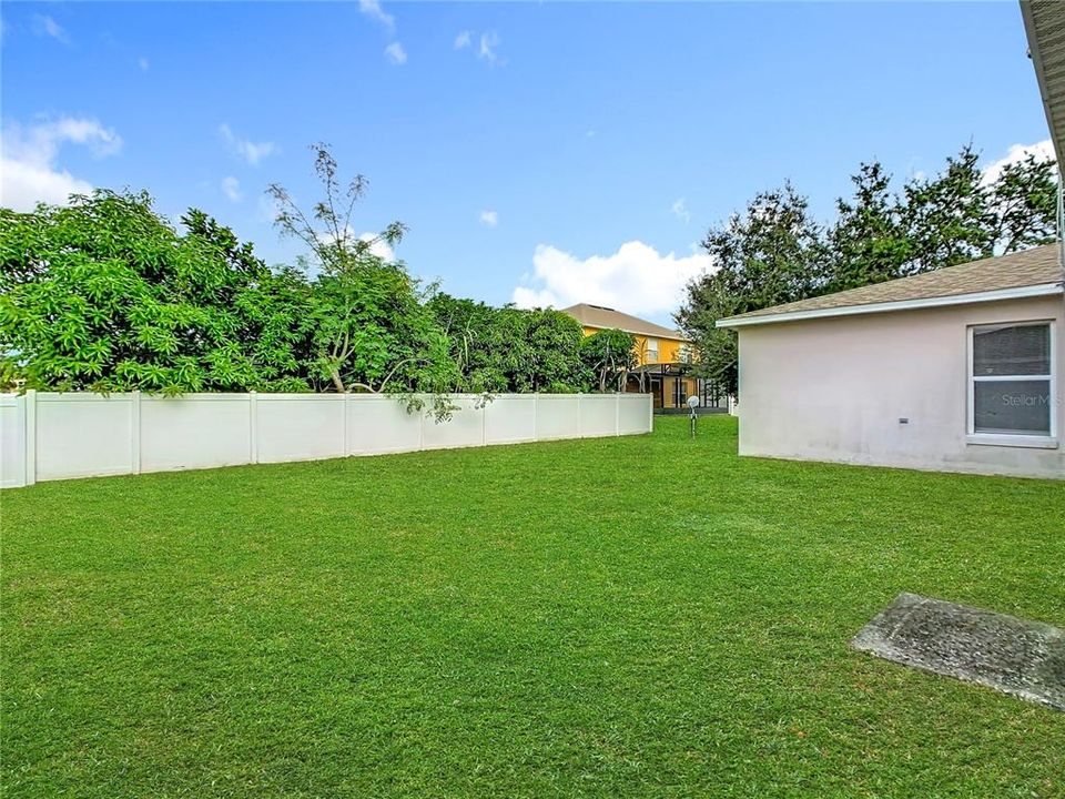 For Sale: $249,900 (4 beds, 2 baths, 1289 Square Feet)