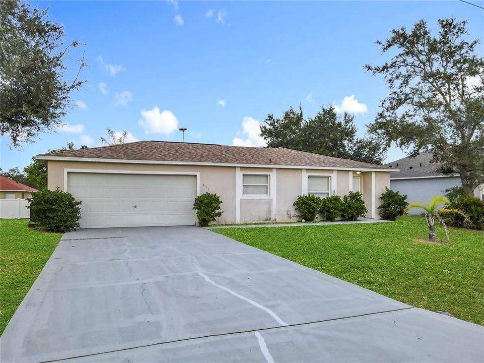 For Sale: $249,900 (4 beds, 2 baths, 1289 Square Feet)
