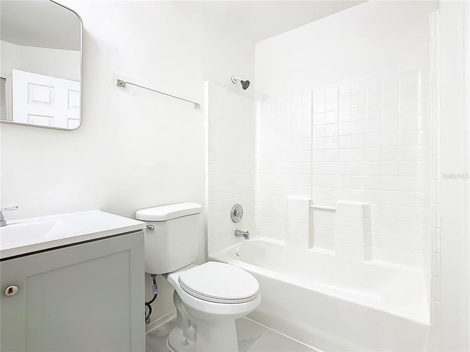 For Sale: $249,900 (4 beds, 2 baths, 1289 Square Feet)