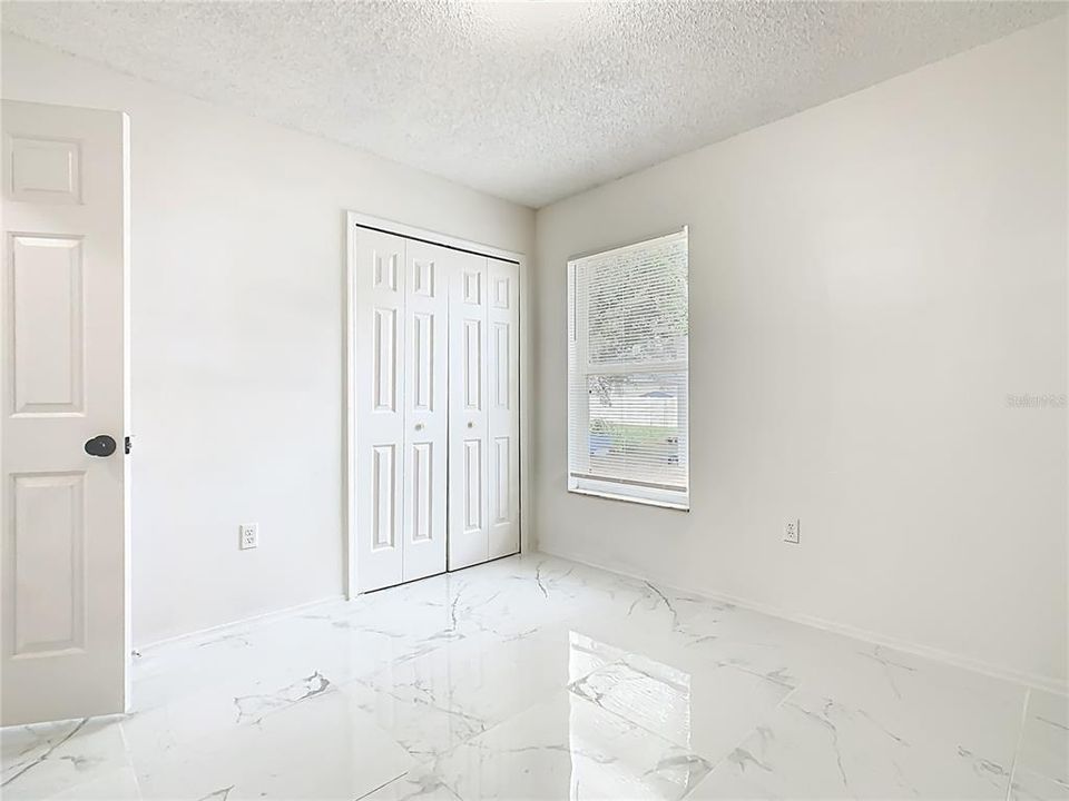 For Sale: $249,900 (4 beds, 2 baths, 1289 Square Feet)