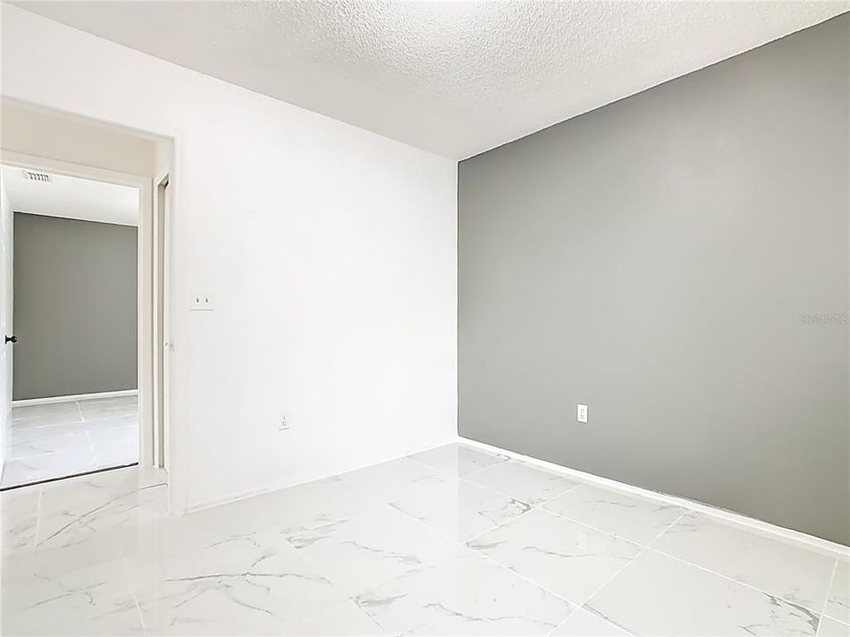 For Sale: $249,900 (4 beds, 2 baths, 1289 Square Feet)