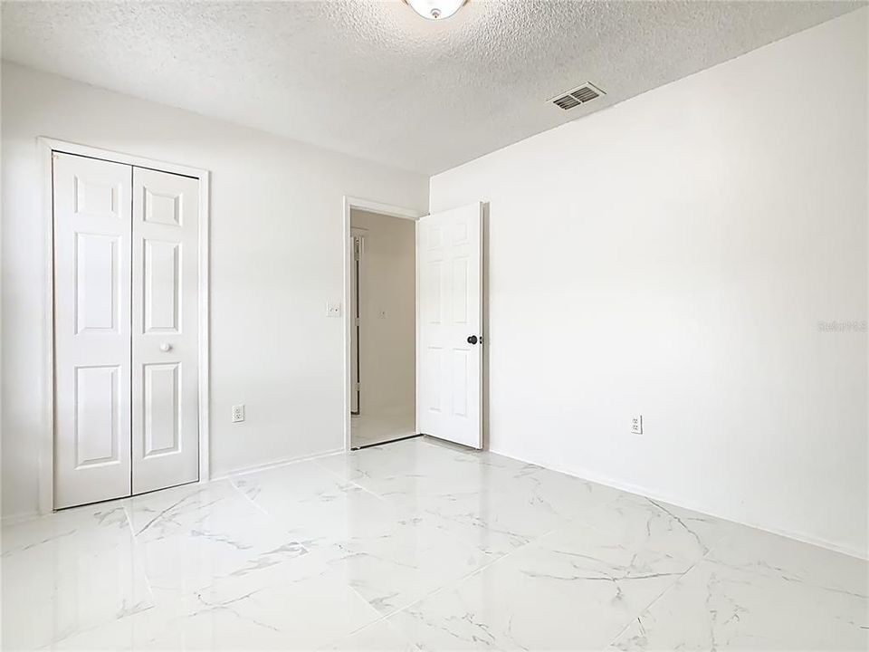 For Sale: $249,900 (4 beds, 2 baths, 1289 Square Feet)