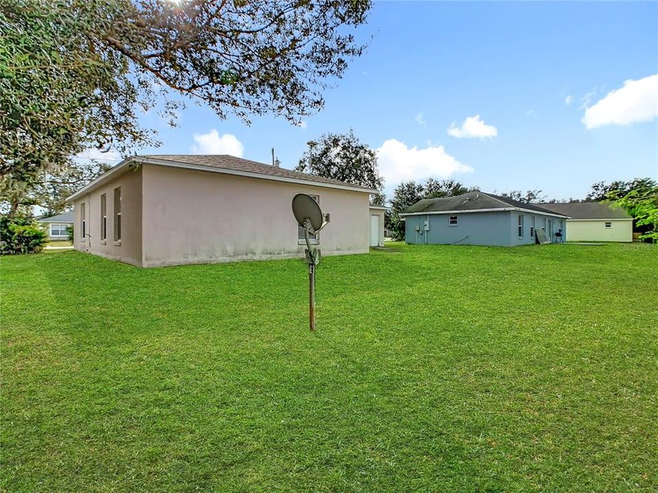 For Sale: $249,900 (4 beds, 2 baths, 1289 Square Feet)