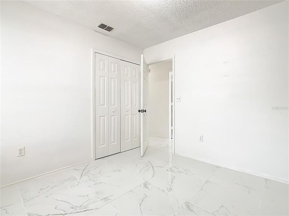 For Sale: $249,900 (4 beds, 2 baths, 1289 Square Feet)