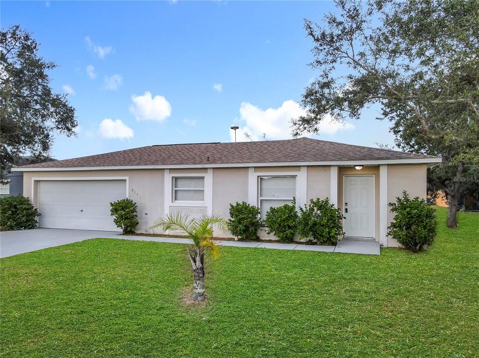 For Sale: $249,900 (4 beds, 2 baths, 1289 Square Feet)