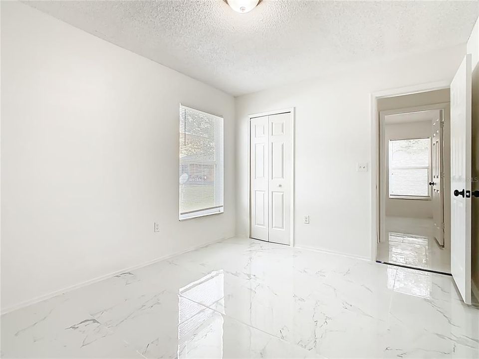 For Sale: $249,900 (4 beds, 2 baths, 1289 Square Feet)