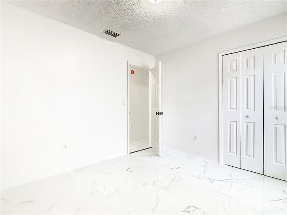 For Sale: $249,900 (4 beds, 2 baths, 1289 Square Feet)