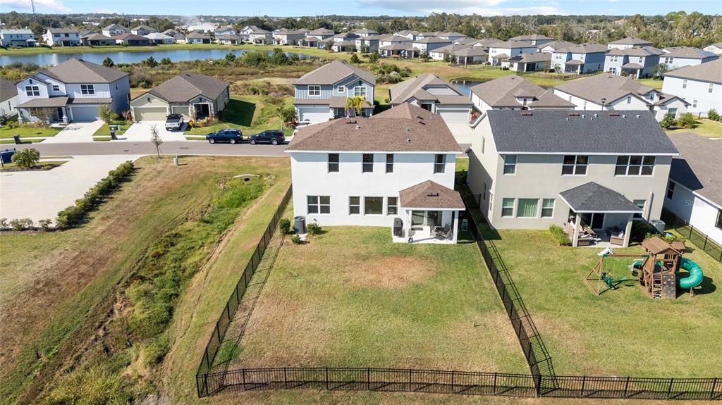 На продажу: $599,000 (4 спален, 3 ванн, 2710 Квадратных фут)