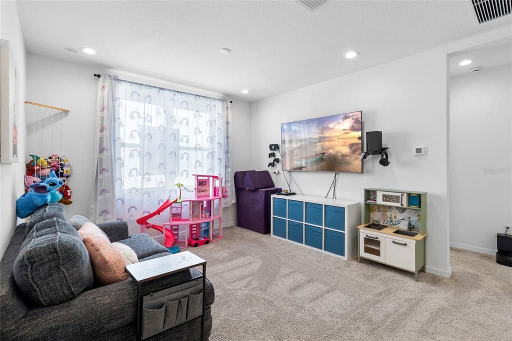 На продажу: $599,000 (4 спален, 3 ванн, 2710 Квадратных фут)