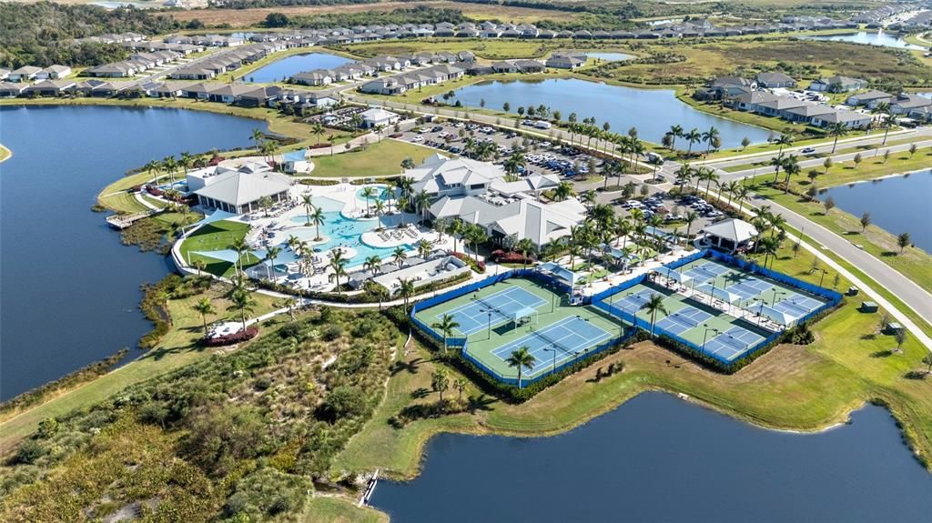 На продажу: $599,000 (4 спален, 3 ванн, 2710 Квадратных фут)