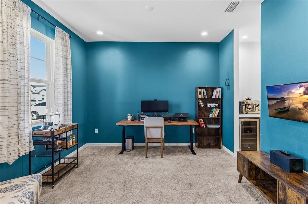 На продажу: $599,000 (4 спален, 3 ванн, 2710 Квадратных фут)