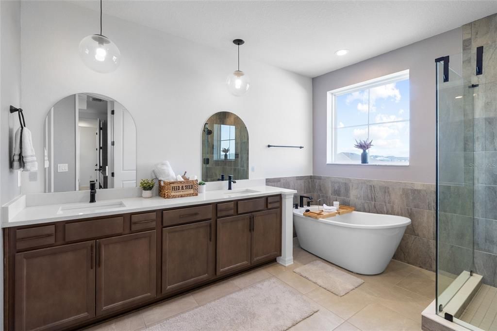 На продажу: $599,000 (4 спален, 3 ванн, 2710 Квадратных фут)