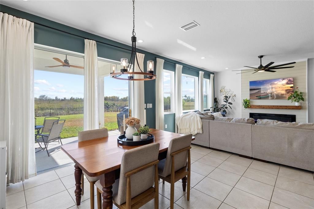 На продажу: $599,000 (4 спален, 3 ванн, 2710 Квадратных фут)