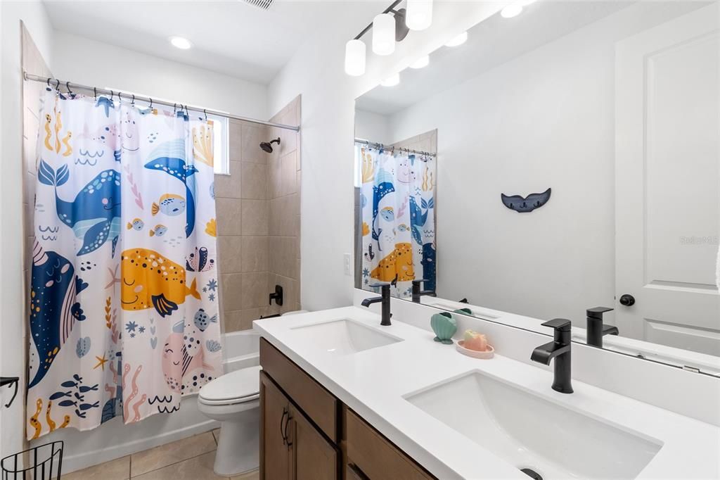 На продажу: $599,000 (4 спален, 3 ванн, 2710 Квадратных фут)