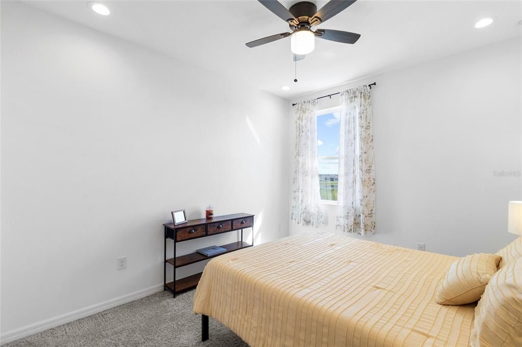 На продажу: $599,000 (4 спален, 3 ванн, 2710 Квадратных фут)