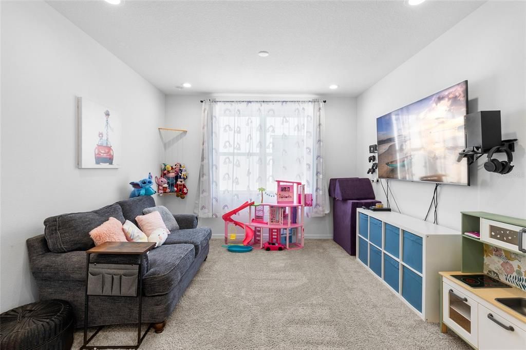 На продажу: $599,000 (4 спален, 3 ванн, 2710 Квадратных фут)