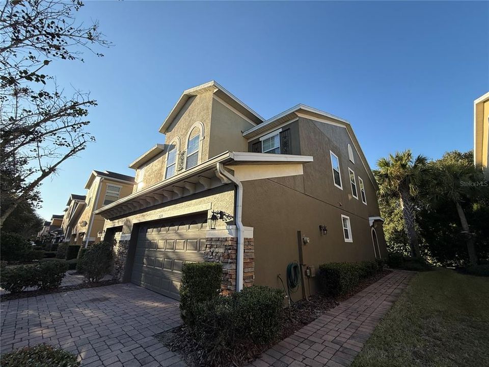 For Rent: $2,300 (3 beds, 2 baths, 1656 Square Feet)