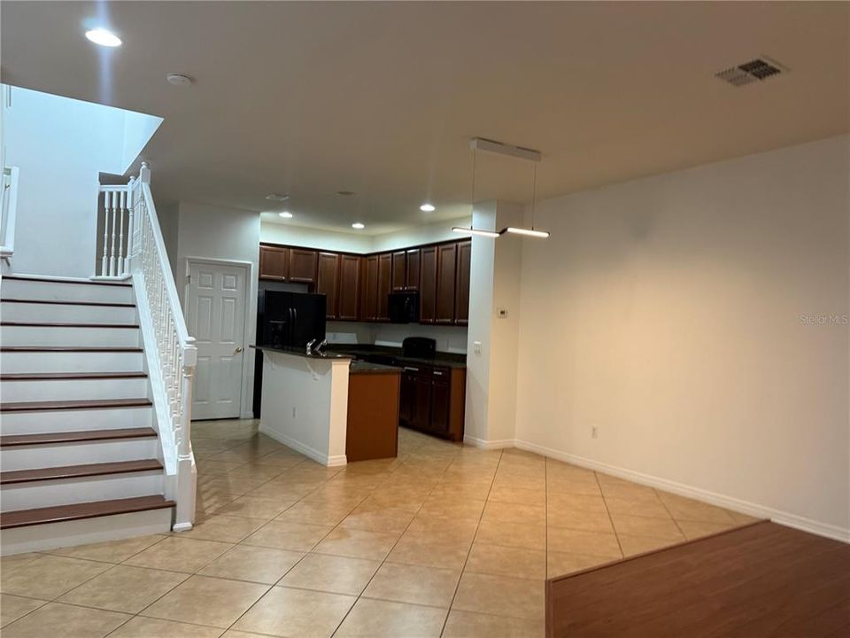 For Rent: $2,300 (3 beds, 2 baths, 1656 Square Feet)