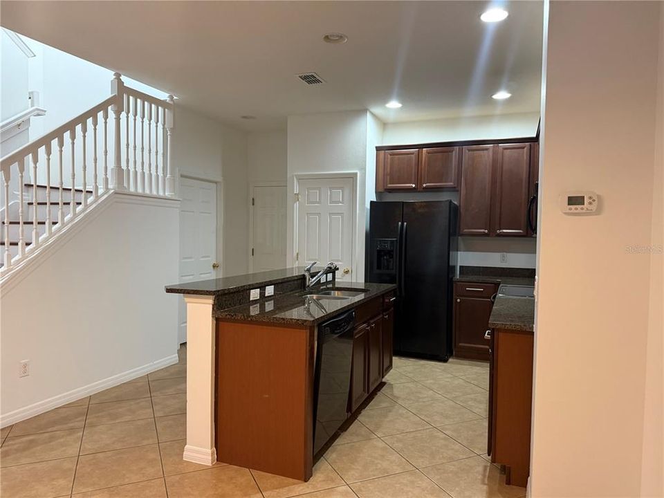 For Rent: $2,300 (3 beds, 2 baths, 1656 Square Feet)