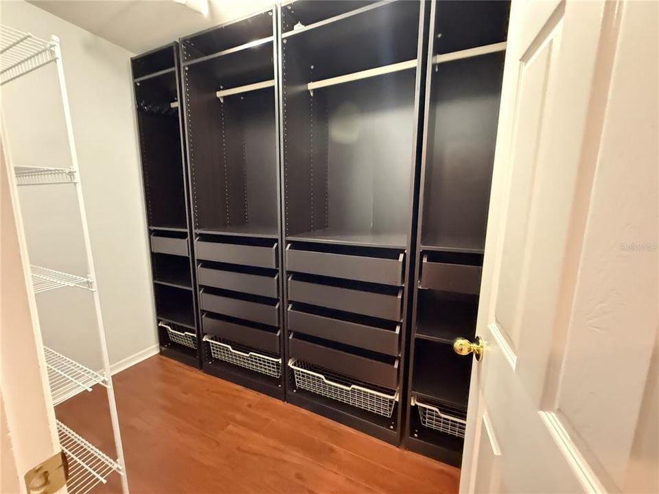 For Rent: $2,300 (3 beds, 2 baths, 1656 Square Feet)