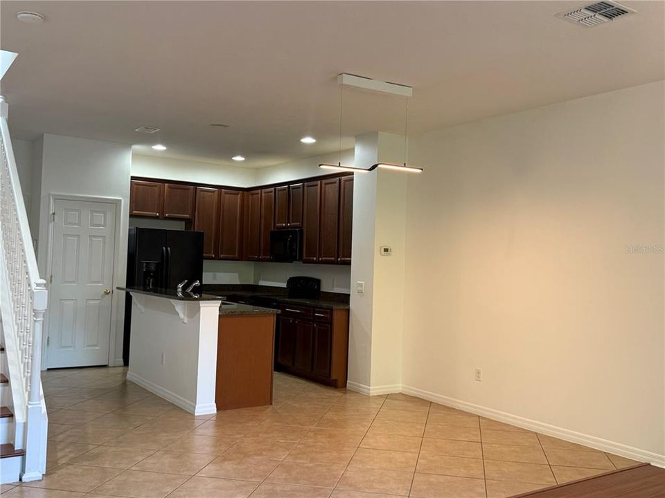 For Rent: $2,300 (3 beds, 2 baths, 1656 Square Feet)